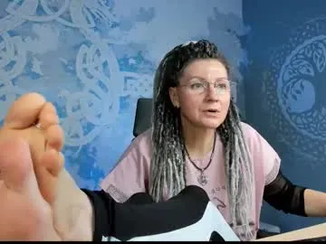 fridatander — GOAL: daily piggy bank [0 tokens remaining] 1 token for a good day #feet #femdom #findom #mistress #joi