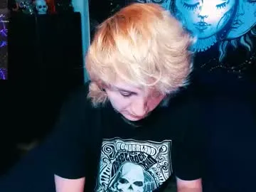 Freechat ftmblueyes on Chaturbate