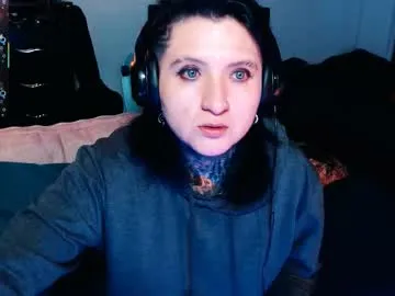 Freechat ftmblueyes on Chaturbate