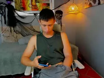 garuo_18 — GOAL: show big cum [299 tokens remaining] Welcome to my room! New babyboy in town! #latino #18 #cum #muscle #bigcock