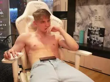 Chaturbate holiday_boys is Freechat holiday_boys — Make Me CUM! #Lovense #twink #18 #young