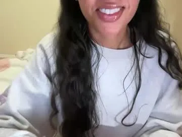 honeybeebaby12 — Play with ass [185 tokens left] #latina #petite #princess #daddy #booty