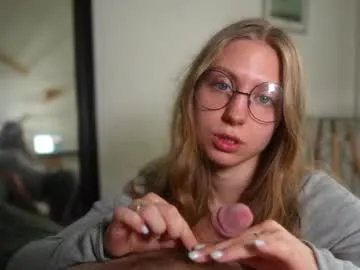 Freechat hotchillylovers on Chaturbate