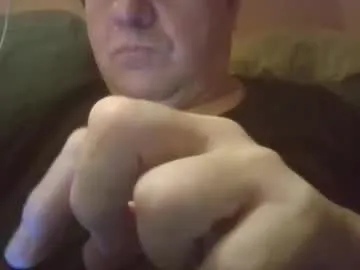 Freechat hungariandaddyy1975 on Chaturbate