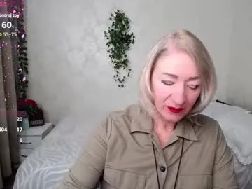 Freechat hunters_woman on Chaturbate