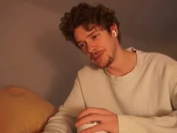 Freechat ironthud on Chaturbate