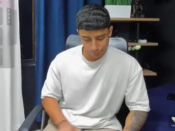 jaze_bradley — Sexy dance [40 tokens left]  #latino #young #muscle #bigass #bigdick