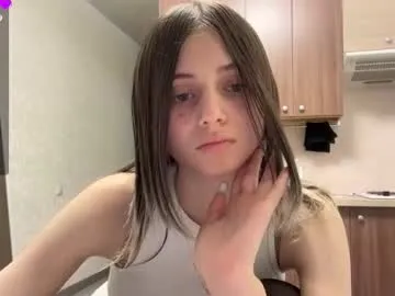 Freechat karensimilton on Chaturbate