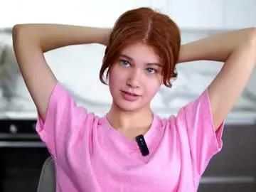 Freechat karolinerush on Chaturbate