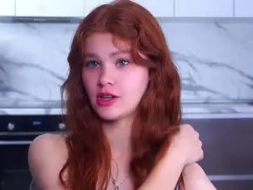 Freechat karolinerush on Chaturbate