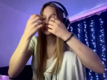 Freechat kayceefroehner on Chaturbate