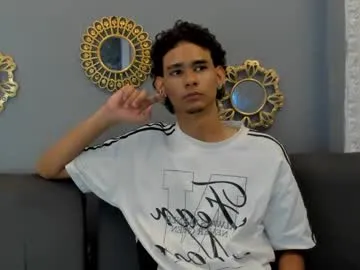 Freechat kenix_777 on Chaturbate