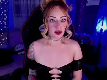 kinkydoll_ on Chaturbate