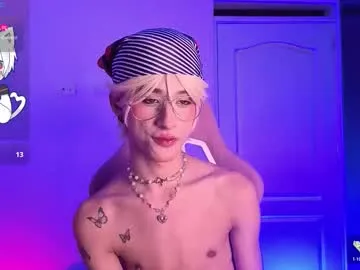 Freechat kitsuneplay_ on Chaturbate