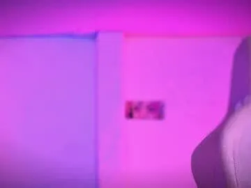 Freechat kitsuneplay_ on Chaturbate