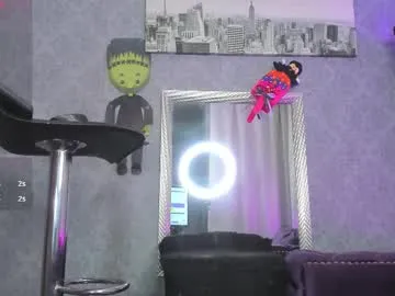 Freechat kitty_wichis on Chaturbate