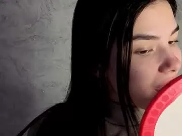 Offline lauraback on Chaturbate