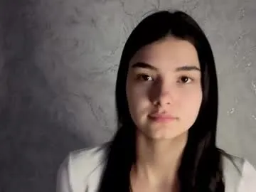 Offline lauraback on Chaturbate