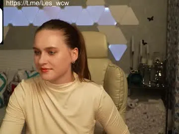 Freechat lesliekorfs on Chaturbate