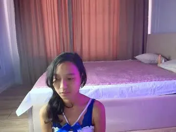 Freechat lihnpham on Chaturbate