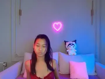 Freechat lihnpham on Chaturbate