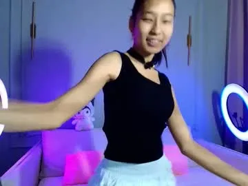 Freechat lihnpham on Chaturbate