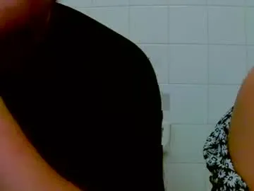 Freechat lilbratty_clouds_ogpuffdragon on Chaturbate