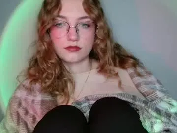 lily_tayberry on Chaturbate