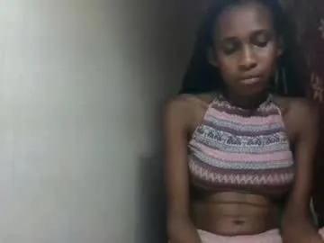 Freechat littleyanah on Chaturbate