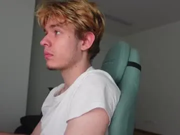 logan_fraser — working #young #muscles