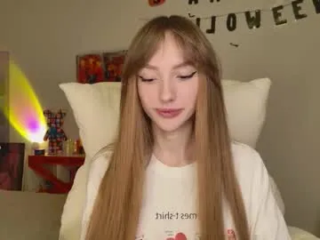 lunainnk — pussyplay (closed up)  [582 tokens left] heyyy u can find wht u want in menu or pm me <3 / my fav vibes are: 25, 55, 111, 222, 333, 555 #skinny #18 #new #teen #shy