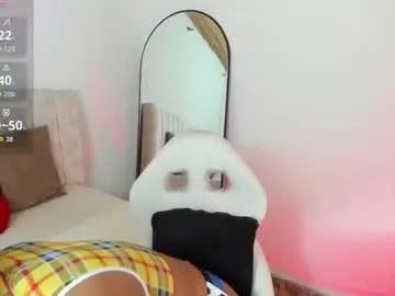 lunnasweet1 — GOAL: Show tits [44 tokens remaining] Welcome to my room! #ebony #bigass #latina #anal #squirt