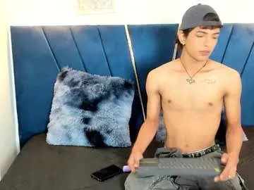 Freechat maicol_cum23 on Chaturbate