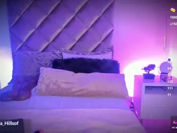 Freechat malaia_hills on Chaturbate