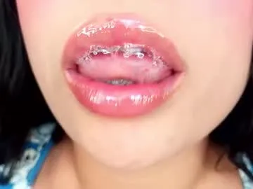 Freechat mia_roux1 on Chaturbate