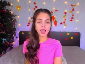 Freechat milana_crystal_ on Chaturbate