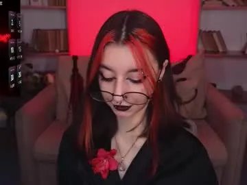 Offline mistress__marcelline on Chaturbate