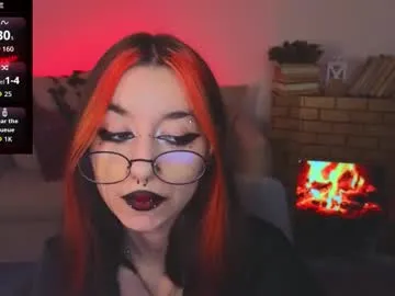 Offline mistress__marcelline on Chaturbate