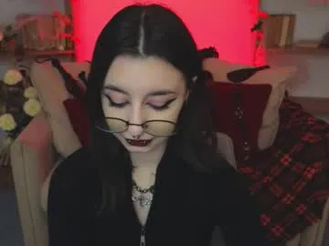 Offline mistress__marcelline on Chaturbate