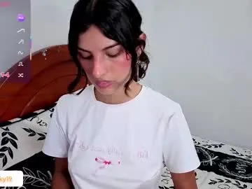 Offline ninasky19 on Chaturbate