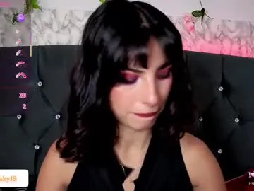 Offline ninasky19 on Chaturbate