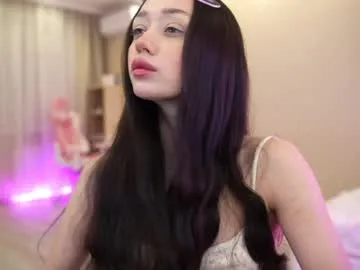 queenelia on Chaturbate