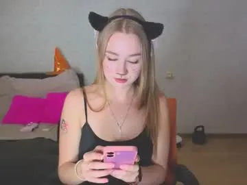 Freechat rosalina0230 on Chaturbate