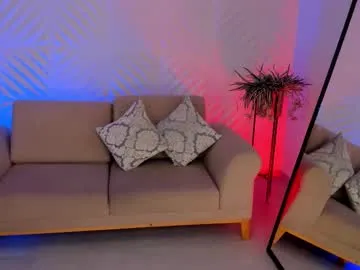 Freechat roseferrera on Chaturbate