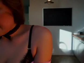 Freechat rosyemily on Chaturbate