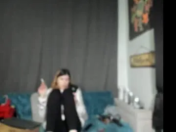 Freechat roxihazeleyes on Chaturbate