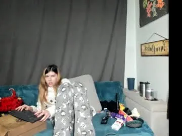 Freechat roxihazeleyes on Chaturbate