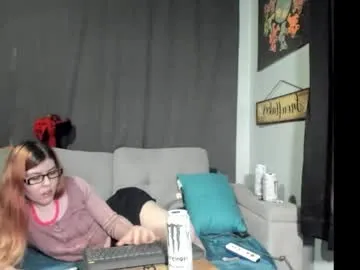 Freechat roxihazeleyes on Chaturbate