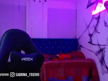 sabriina_fox999 — GOAL: Make Me Wet [35 tokens remaining] Welcome To My Room Lovense Tip Goals