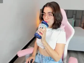 saraospinna —  FULL NAKED [219 tokens left] #latina #ass #teen #c2c #lovense